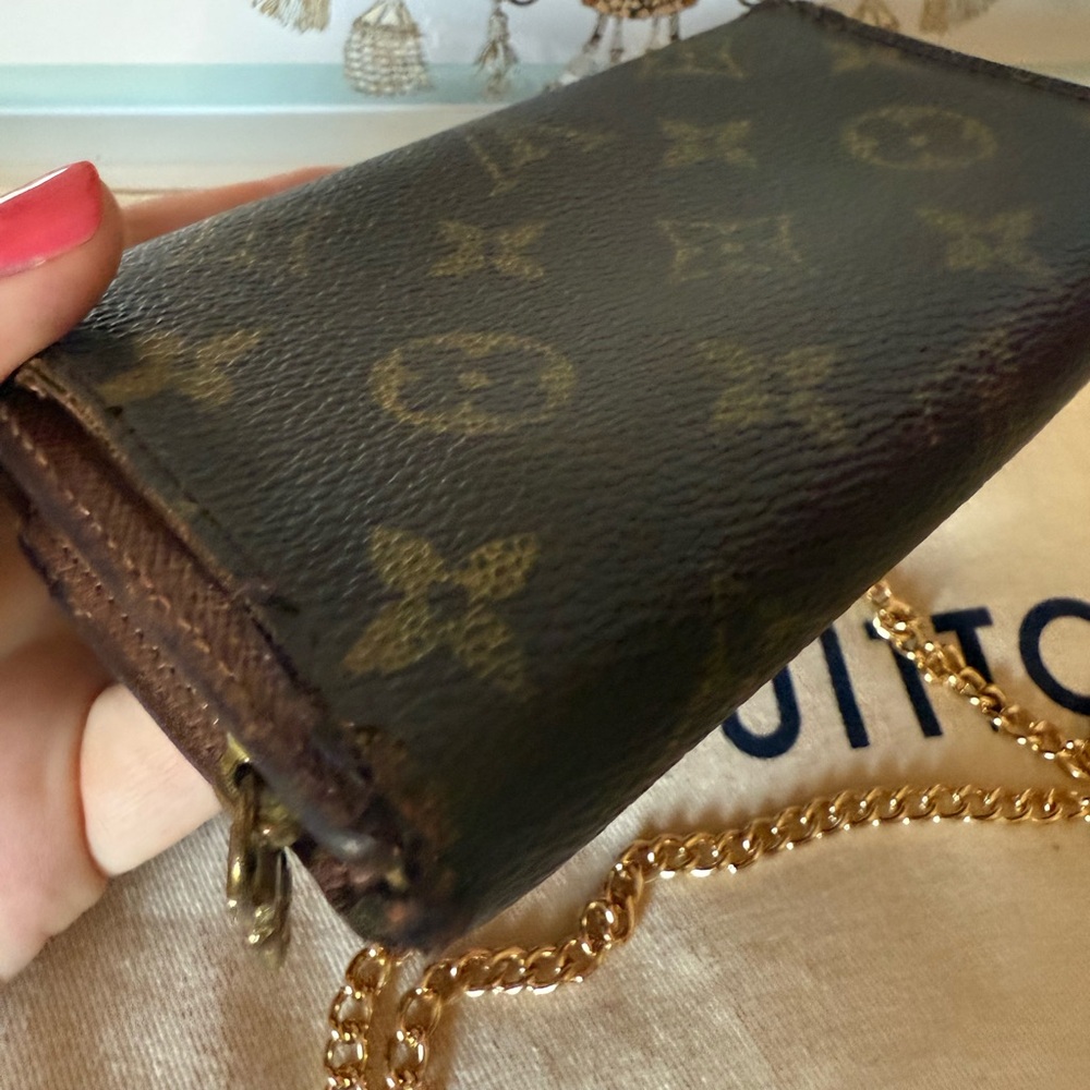 Louis Vuitton Vintage Brown Monogram Wallet in Chain - Picture 8 of 14